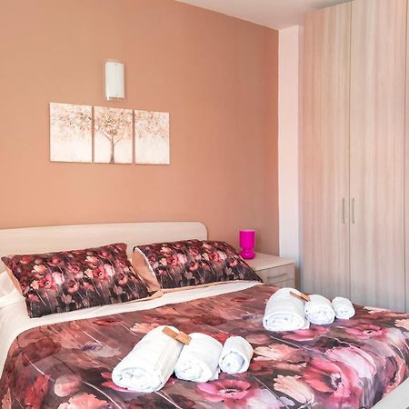 Апартаменты A 2 Passi Da Alba With 6 Beds Rodello Экстерьер фото